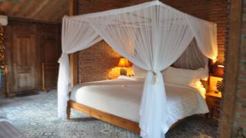 Minibar, in-room safe, free WiFi, bed sheets