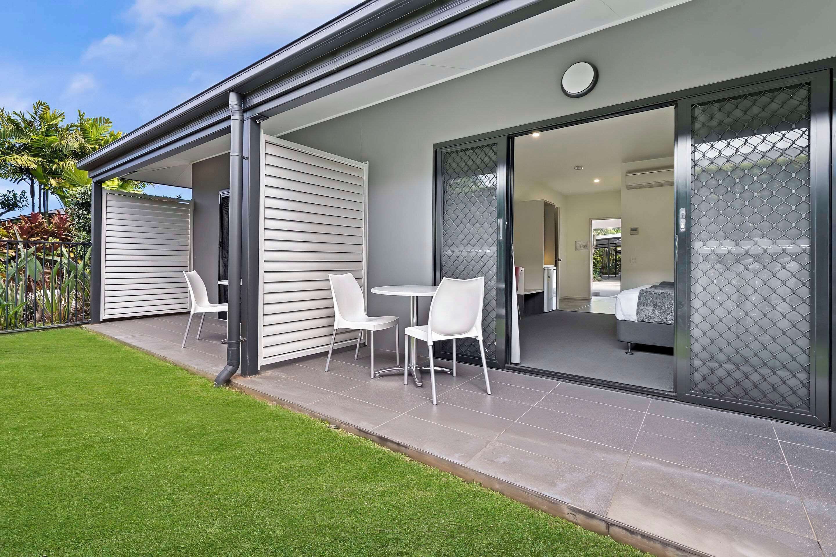 desk, soundproofing, iron/ironing board, cots/infant beds