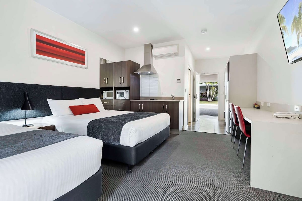 Room, Multiple Beds, Non Smoking (Efficiency) | Desk, soundproofing, iron/ironing board, cribs/infant beds