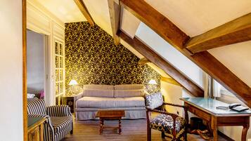 Suite | Minibar, in-room safe, desk, soundproofing