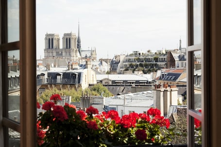 View from room. Hôtel Left Bank Saint Germain