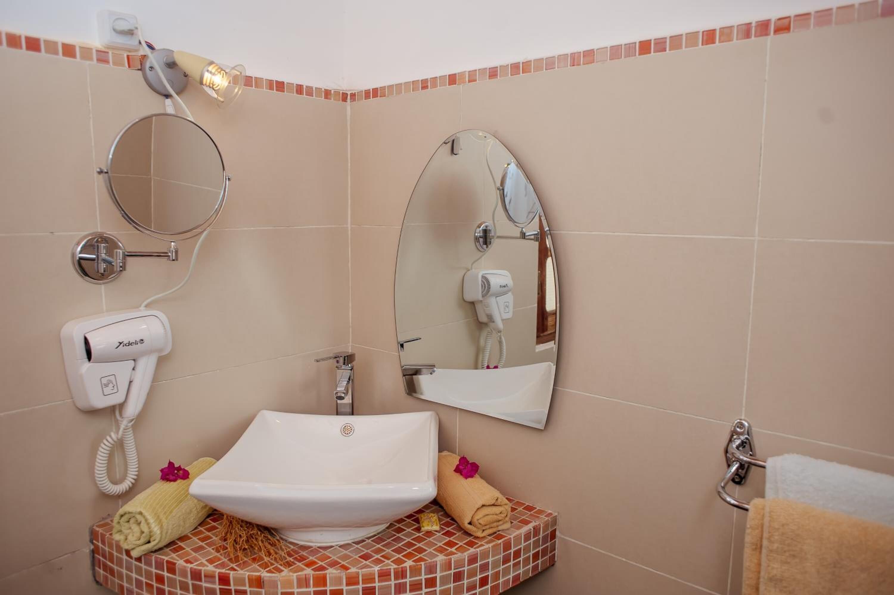 Photo - Maison Lovasoa