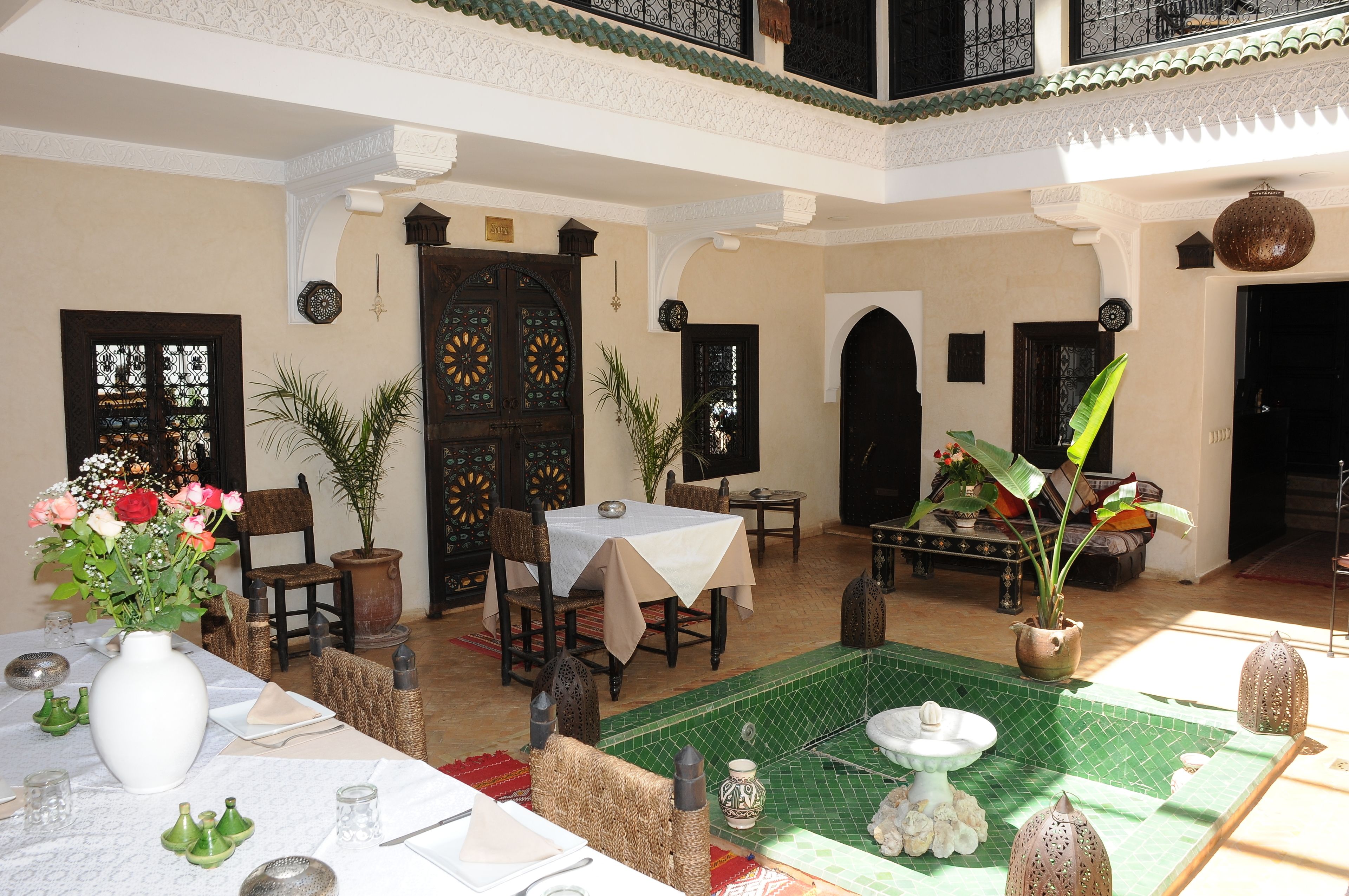 供應晚餐，摩洛哥料理