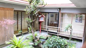 住宿地面