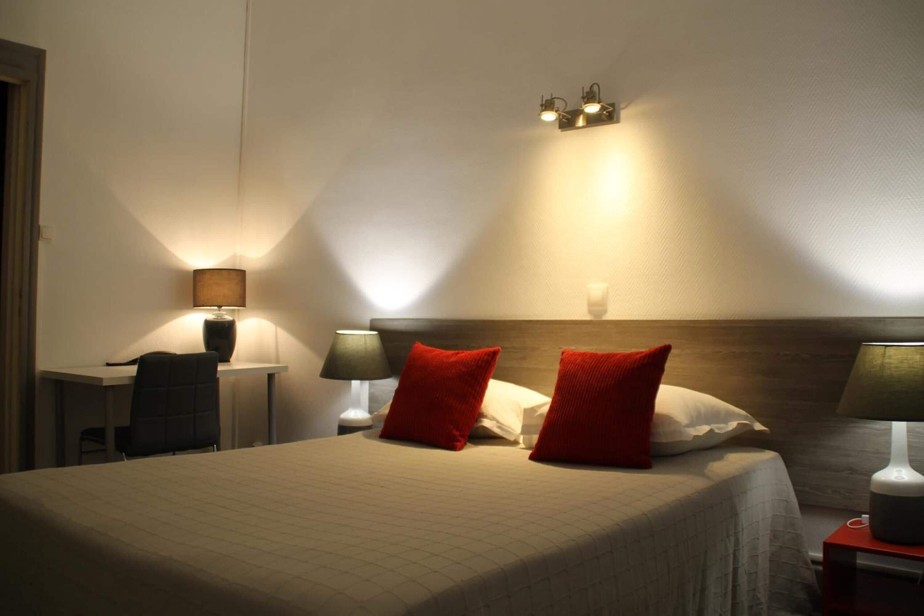 premium bedding, desk, soundproofing, free cots/infant beds