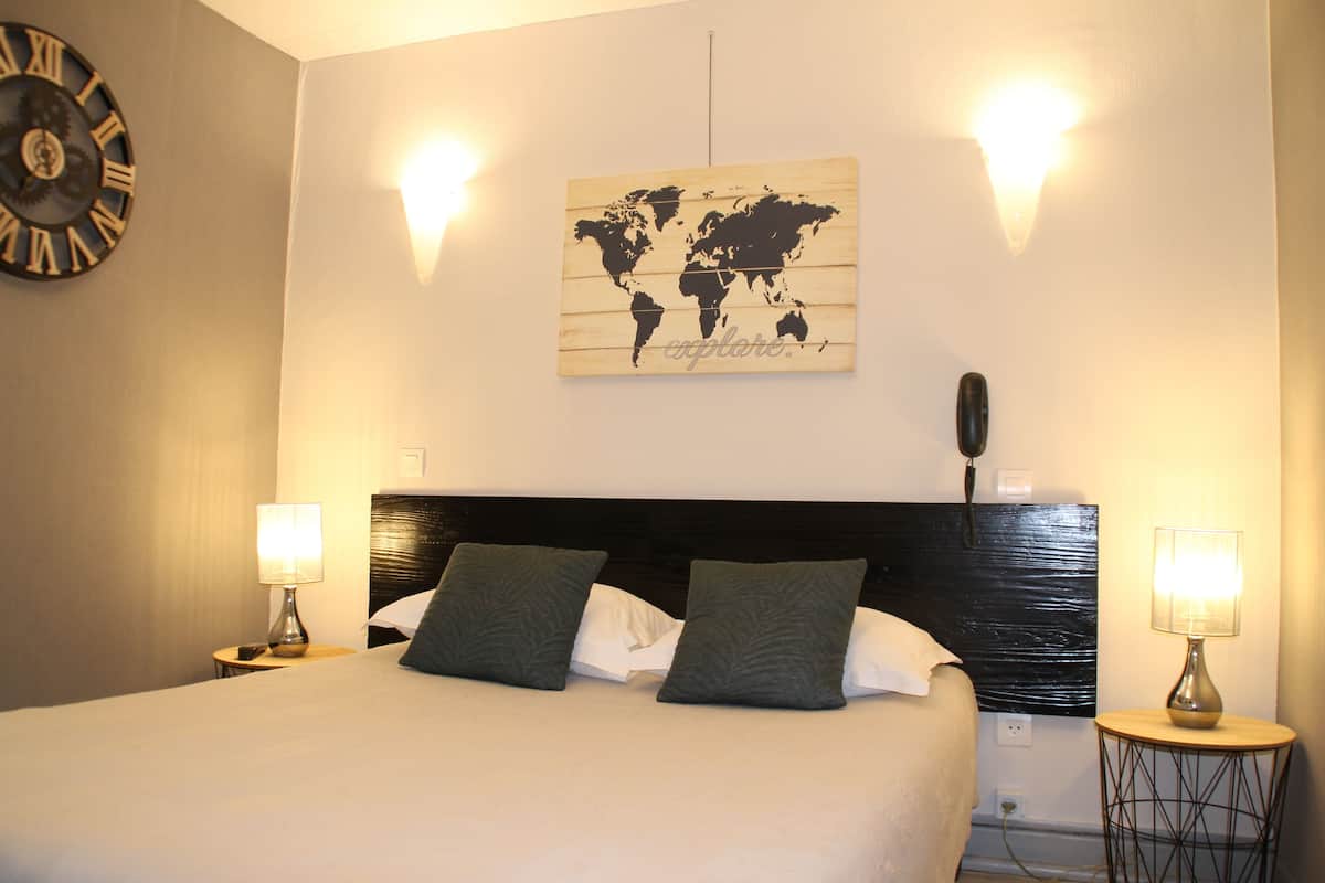 Standard Double Room | Premium bedding, desk, soundproofing, WiFi (free)