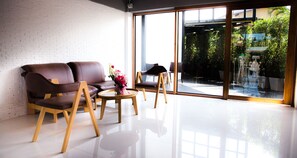 Interior entrance - My Room by Sermsub (Aranyaprathet)