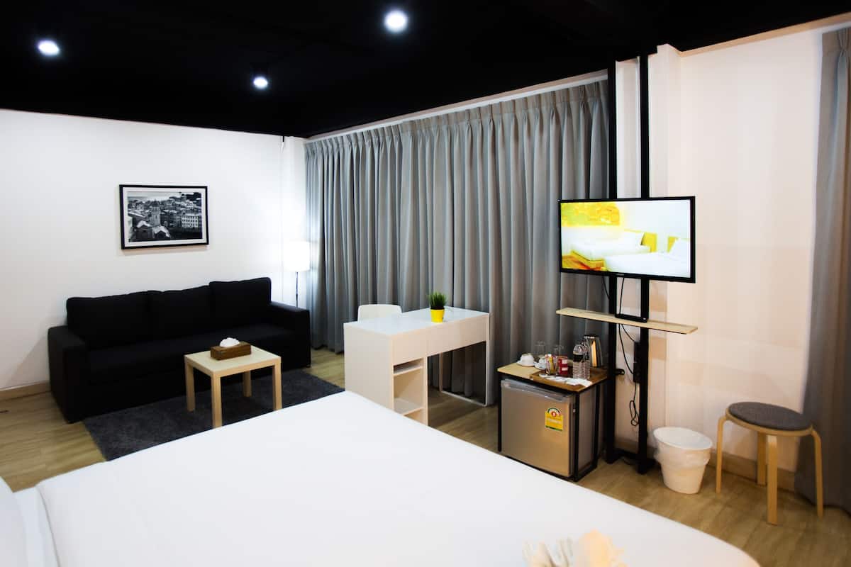 1 bedroom, in-room safe, free WiFi, bed sheets
