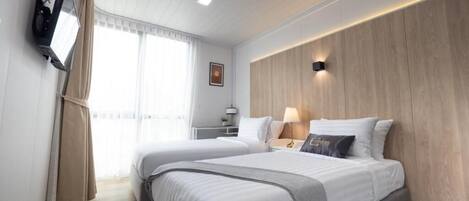 Comfort Twin Room | In-room safe, free WiFi, bed sheets