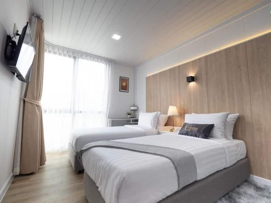 Comfort Twin Room | In-room safe, free WiFi, bed sheets