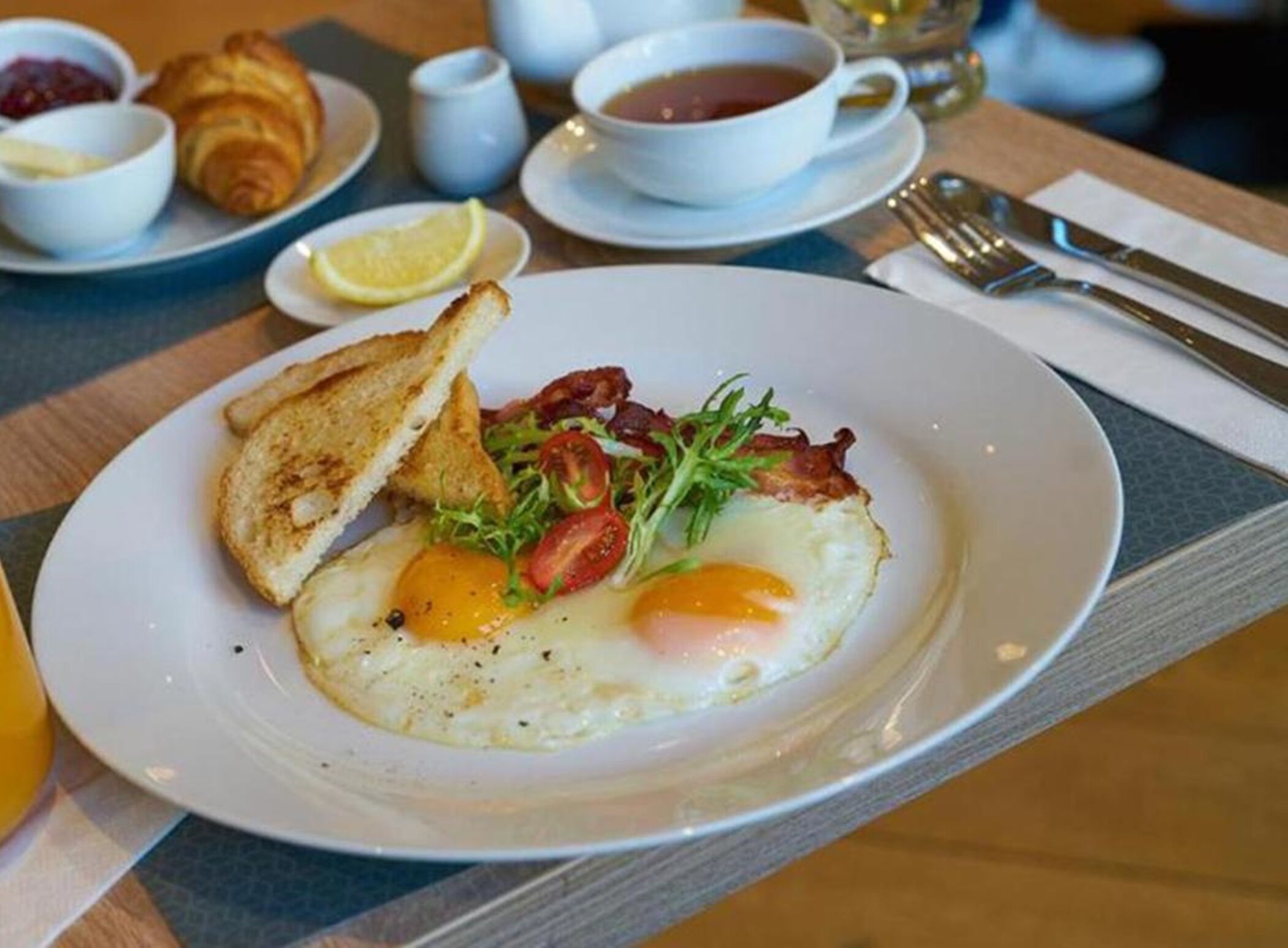 daily buffet breakfast (eur 16 per person)