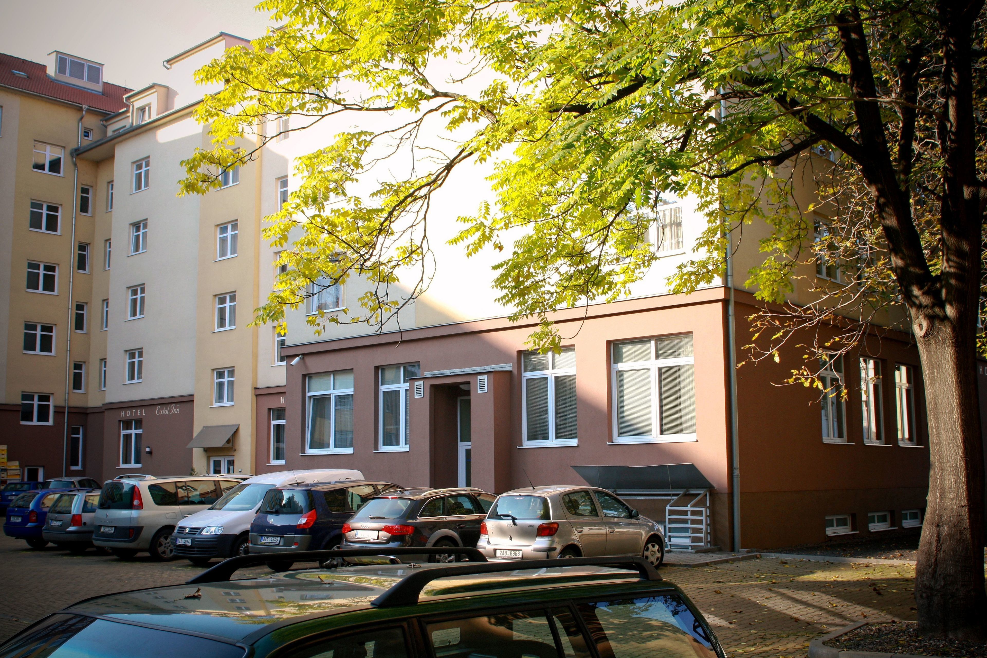 self-parking (surcharge) 24 per night