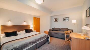 遮光窗簾/窗簾、隔音、免費 Wi-Fi、床單