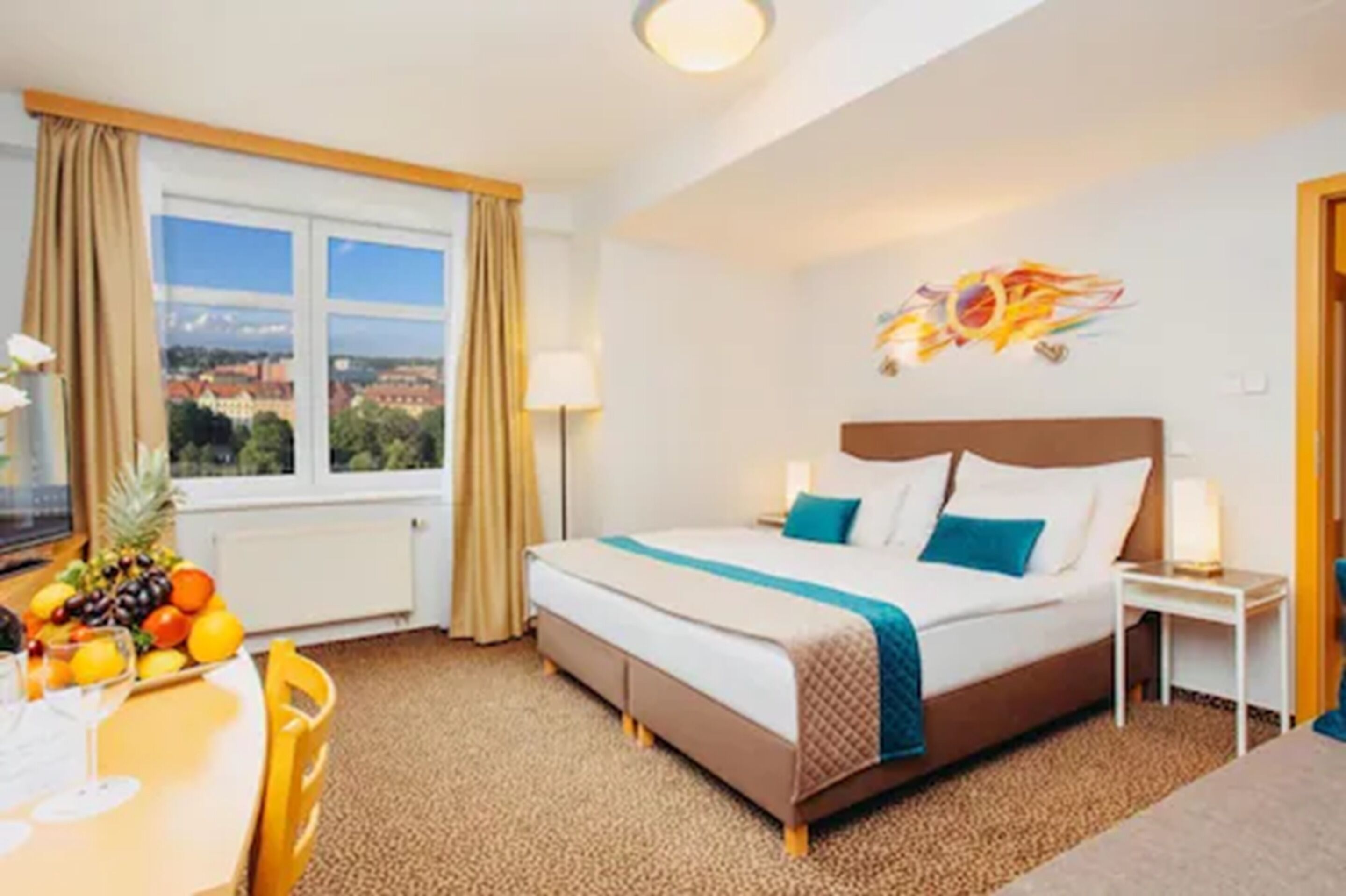 executive room | blackout curtains, soundproofing, free wifi, bed sheets