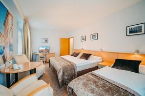 Blackout drapes, soundproofing, free WiFi, bed sheets - COLORFACTORY SPA Hotel (Prague)