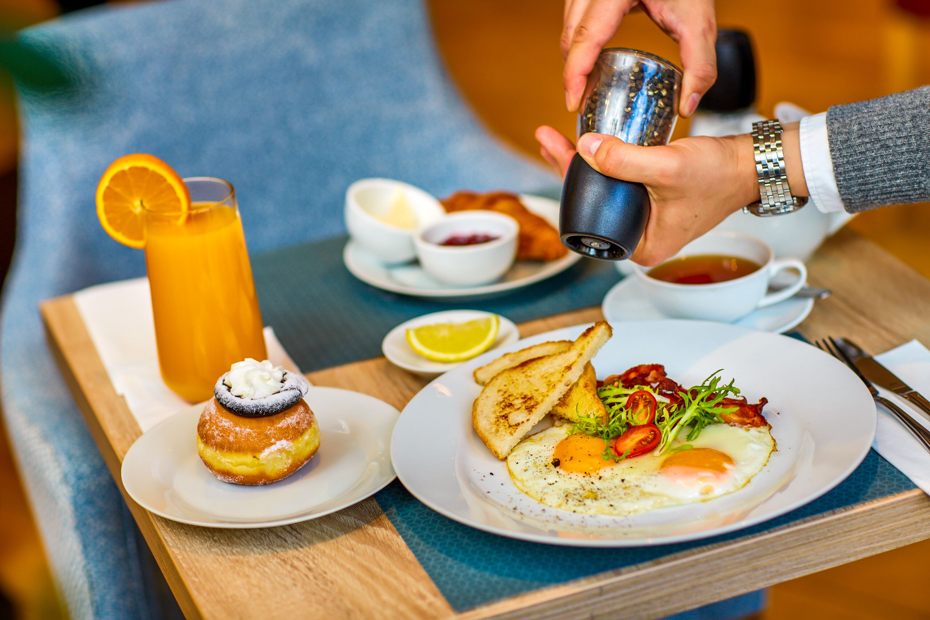 daily buffet breakfast (eur 16 per person)