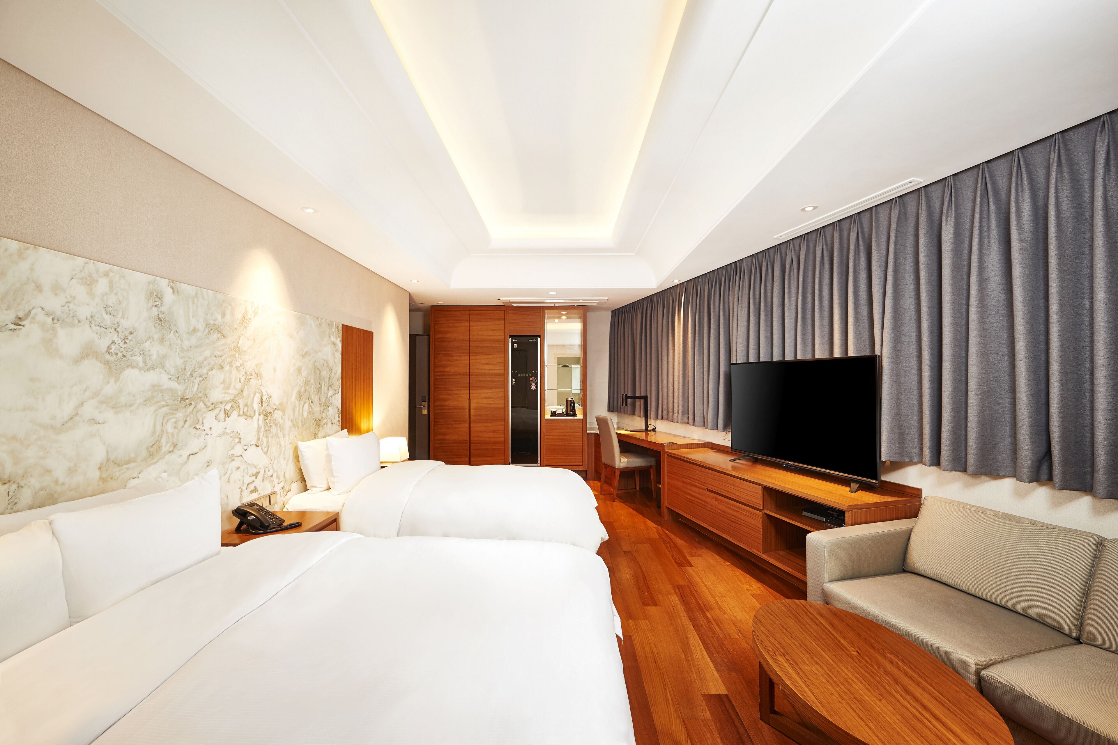 1 bedroom, premium bedding, down duvets, in-room safe