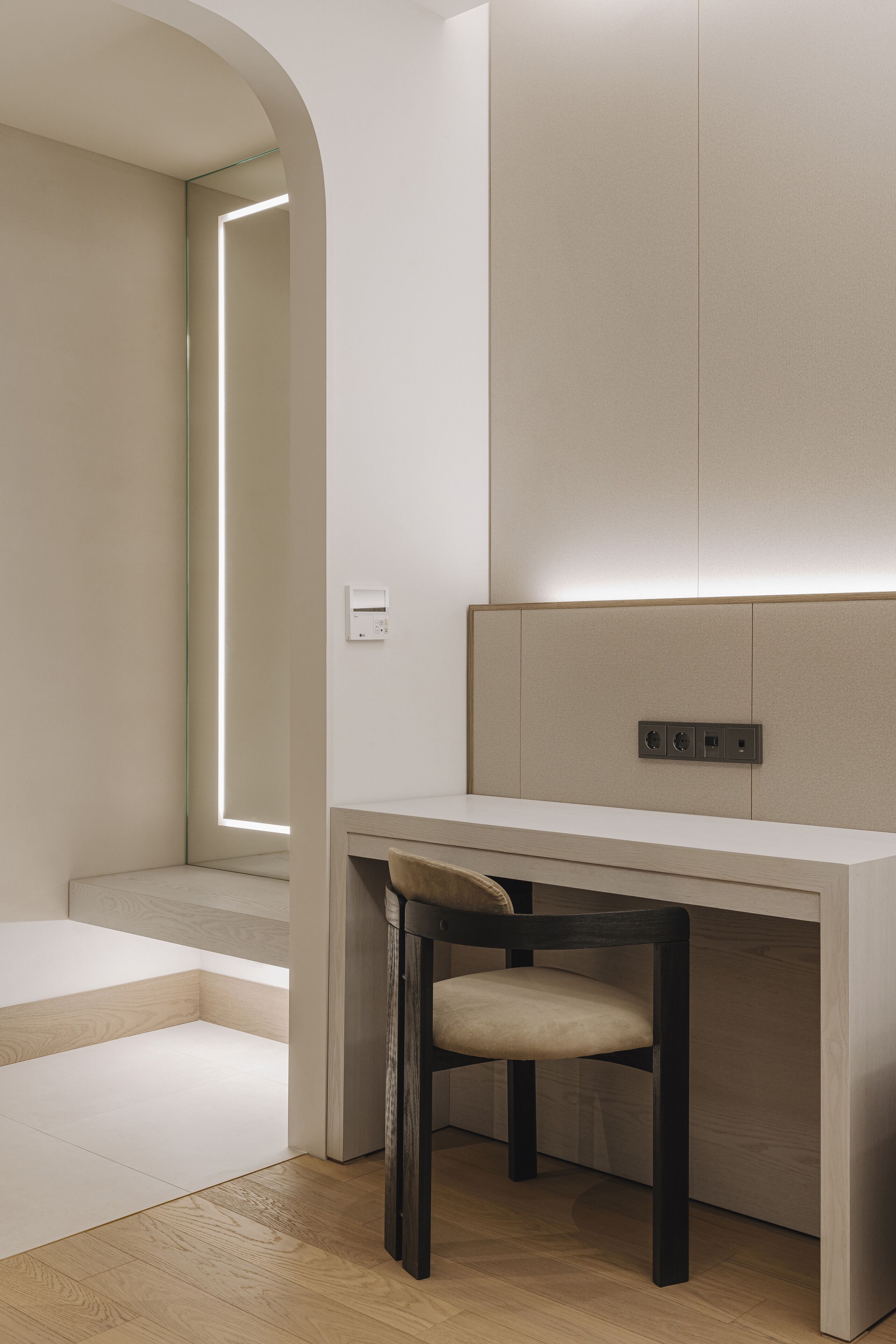 modern deluxe double | 1 bedroom, premium bedding, down duvets, in-room safe