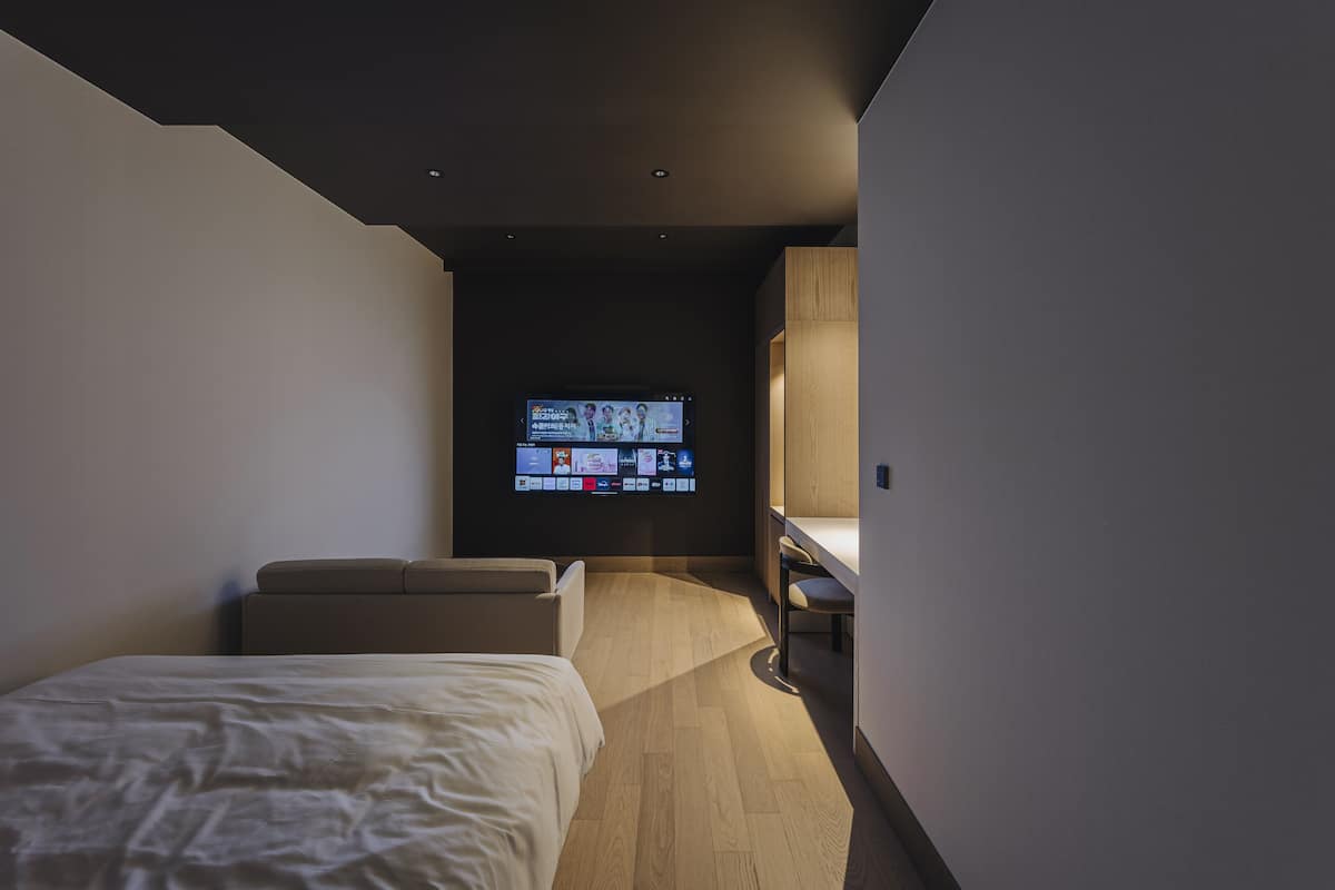 Private Cinema Double (No window)