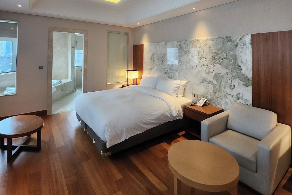 Junior Suite Room