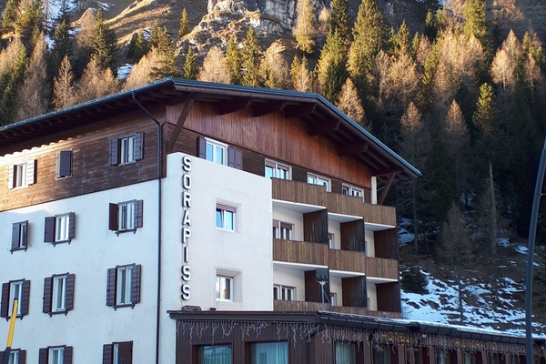 Mặt tiền nơi lưu trú