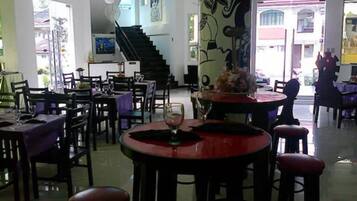 Daily local cuisine breakfast (PHP 199 per person)
