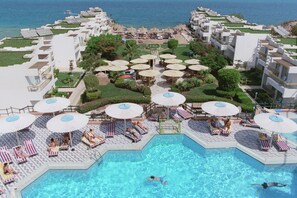 Outdoor pool, pool umbrellas, sun loungers - Beirut Hotel Hurghada (Hurghada)