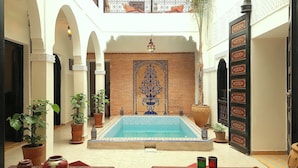 Una piscina techada
