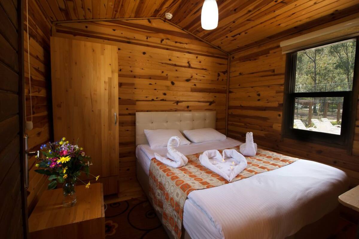 Minibar, individually furnished, free WiFi, bed sheets