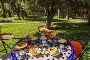 Breakfast, lunch, dinner served; Moroccan cuisine 