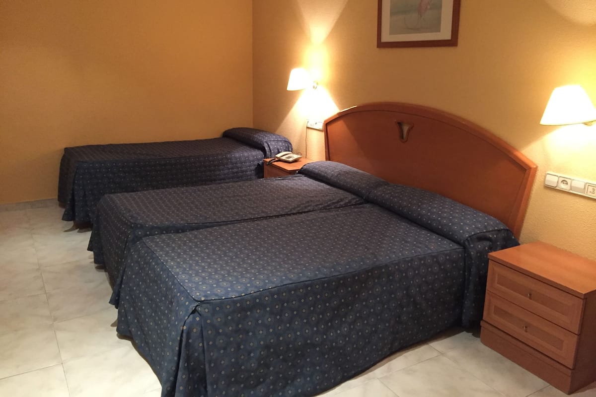 Desk, blackout curtains, soundproofing, free WiFi