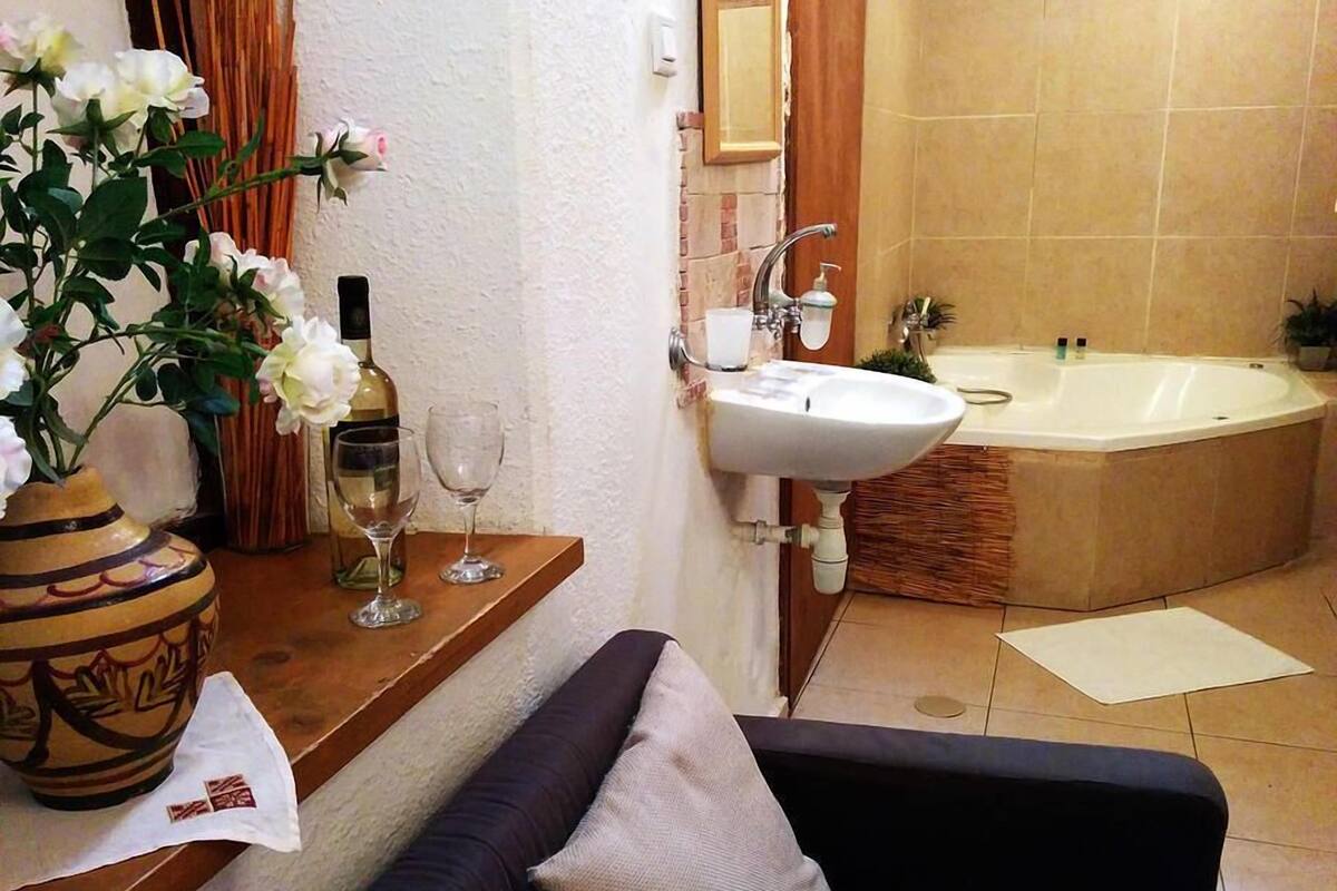 Desk, free cots/infant beds, rollaway beds, free WiFi