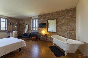 Suite | Biancheria da letto di alta qualità, una cassaforte in camera