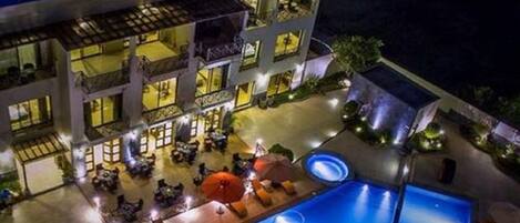 Façade de l’hébergement - soirée/nuit