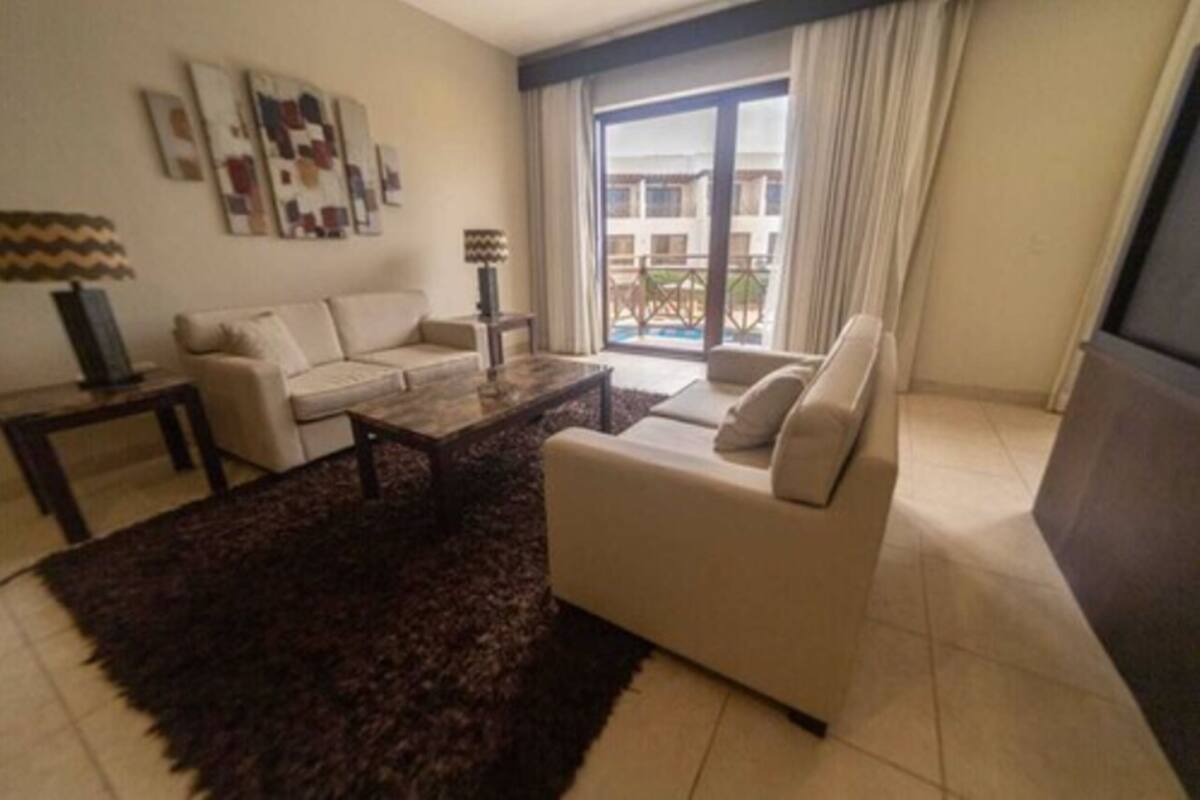 premium studio suite, pool view | 1 bedroom, premium bedding, pillow-top beds, individually furnished