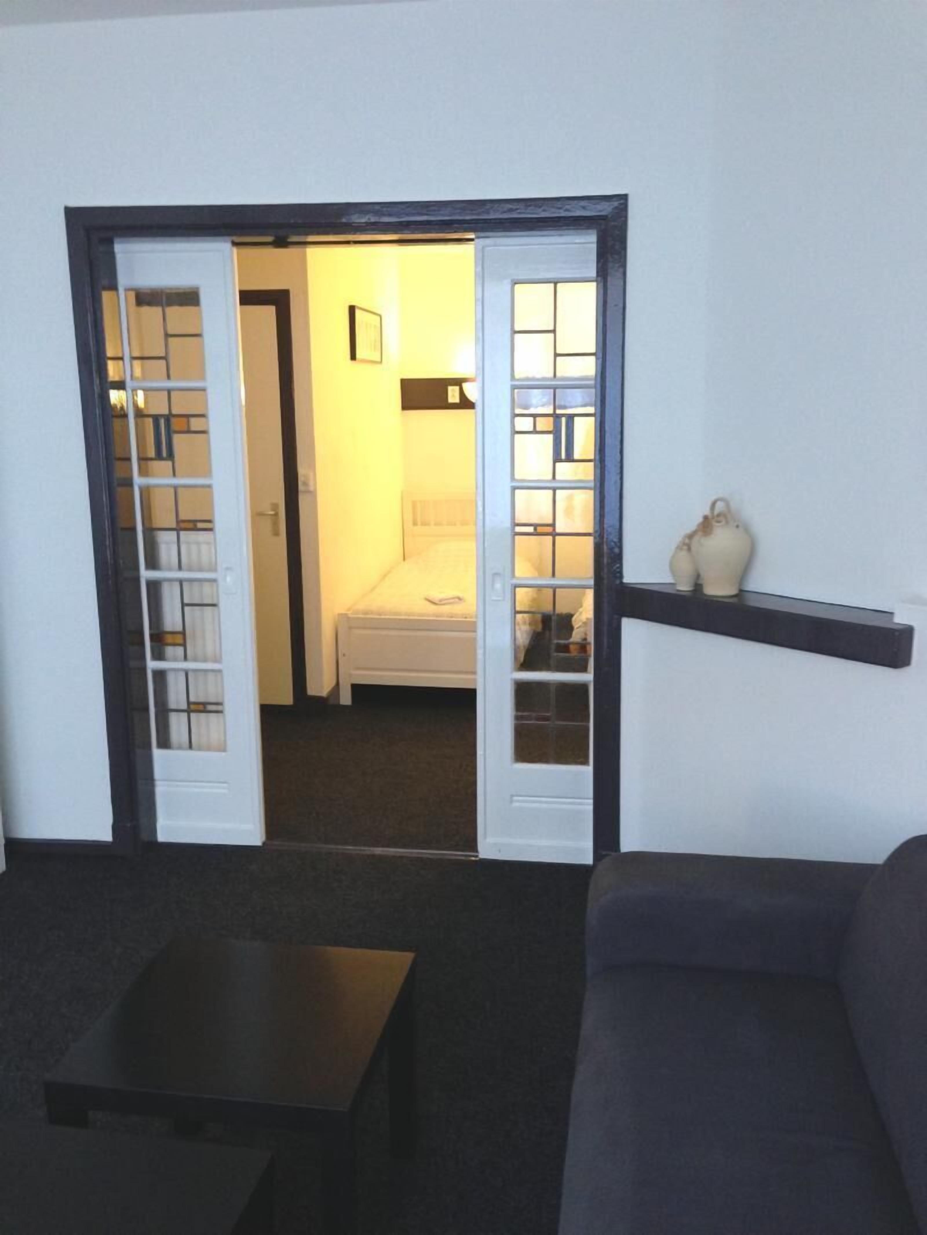 basic double or twin room, shared bathroom | desk, cots/infant beds, free wifi, bed sheets