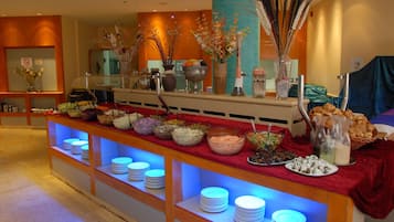 包每日自助早餐
