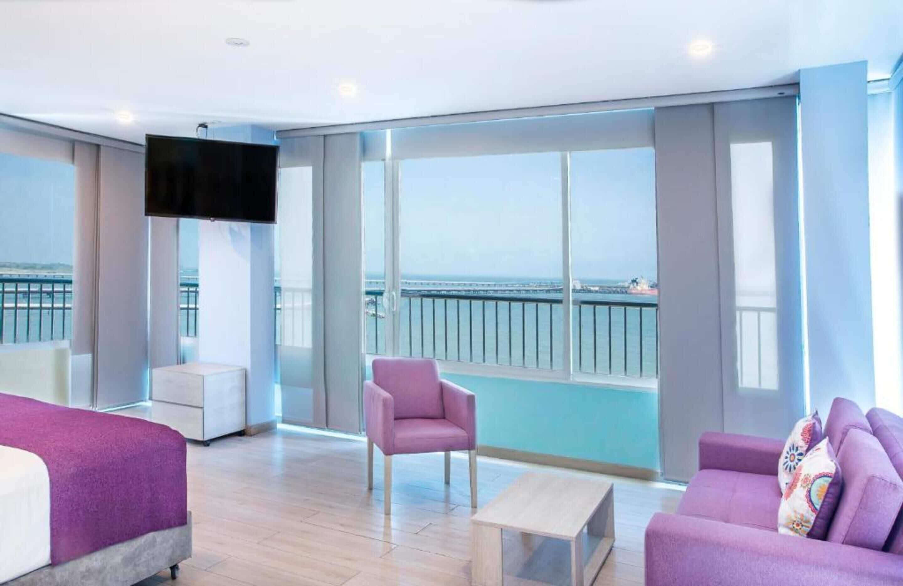 ラグジュアリー ルーム | 高級寝具、セーフティボックス (室内)、遮光カーテン、WiFi (無料)