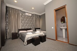 Deluxe Room (2 Adults and 1 Child)