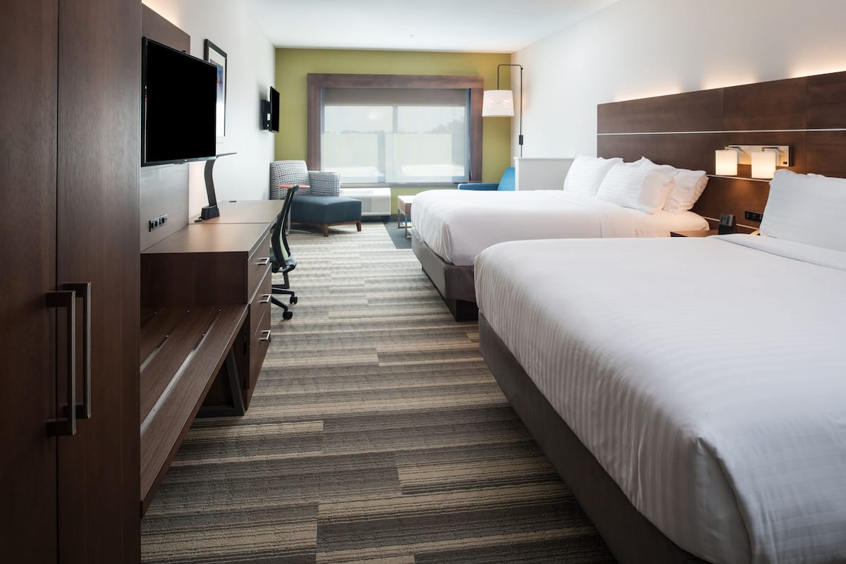 Premium bedding, pillowtop beds, in-room safe, desk