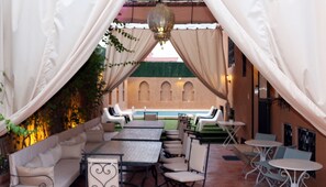 Aperto a pranzo e cena, cucina marocchina