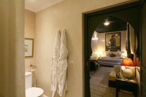 Superior Double Room | Bathroom