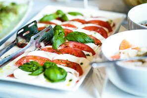 Petit déjeuner (40 PLN par personne)