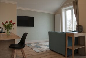 Apartment, 1 Bedroom, Balcony | Living area