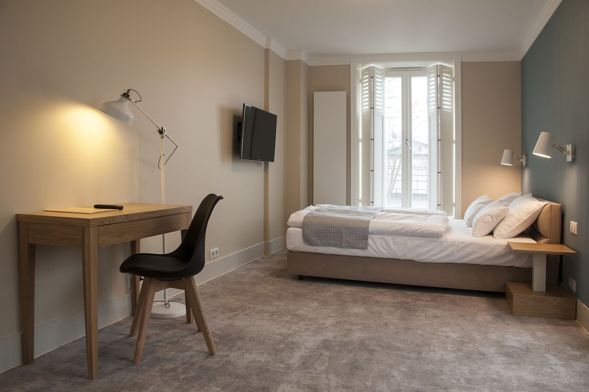 Deluxe Double Room | Premium bedding, desk, iron/ironing board, free WiFi