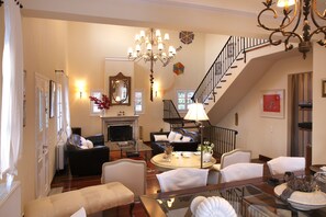 Luxury Villa, 3 Bedrooms, Smoking, Pool View | Living room