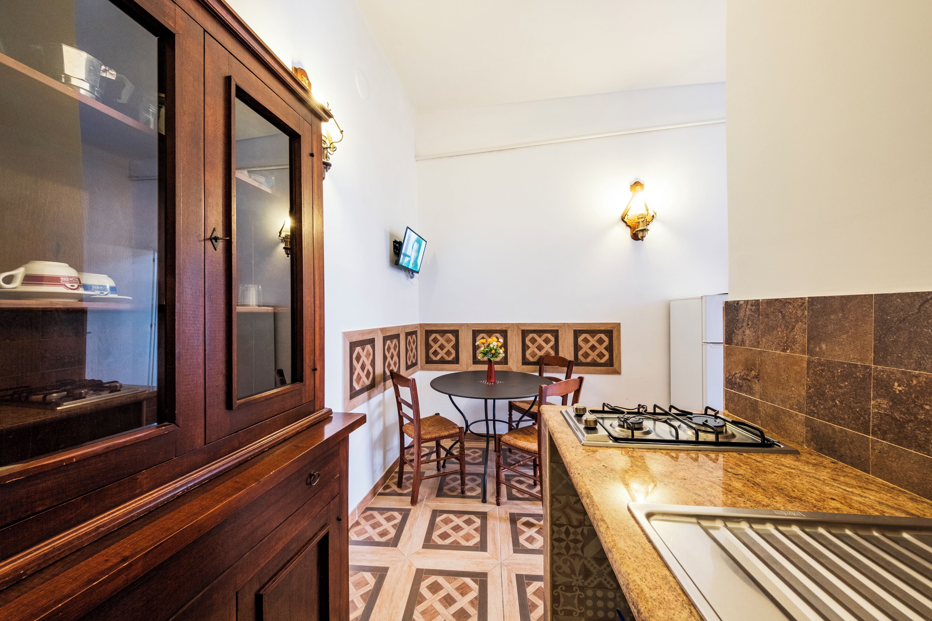 Superior Apartment, Multiple Beds, Air conditioning | Living area | Flat-screen TV