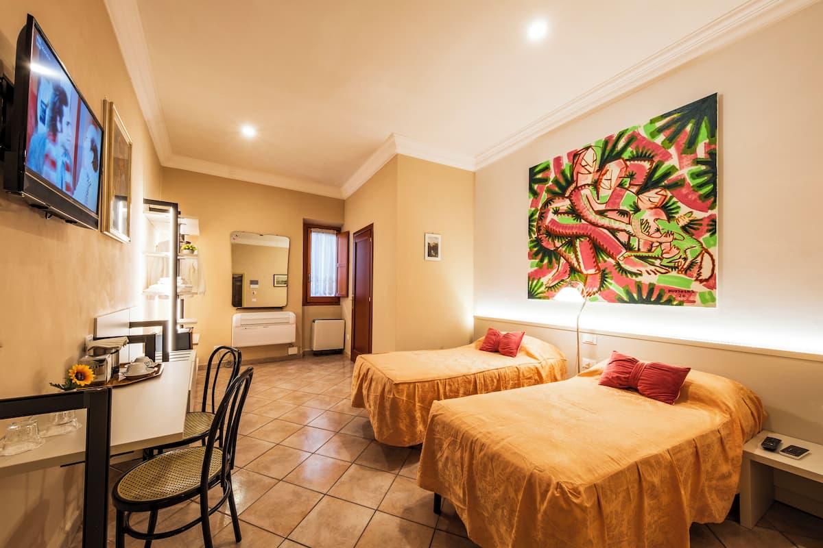 Basic Twin Room | 1 bedroom, iron/ironing board, free WiFi