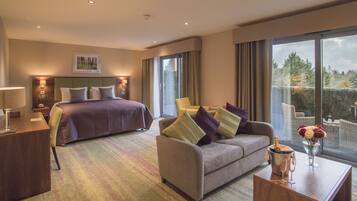 Premium bedding, in-room safe, iron/ironing board, free WiFi