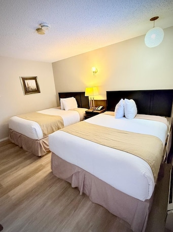 Desk, free WiFi, bed sheets. Melville Country Inn